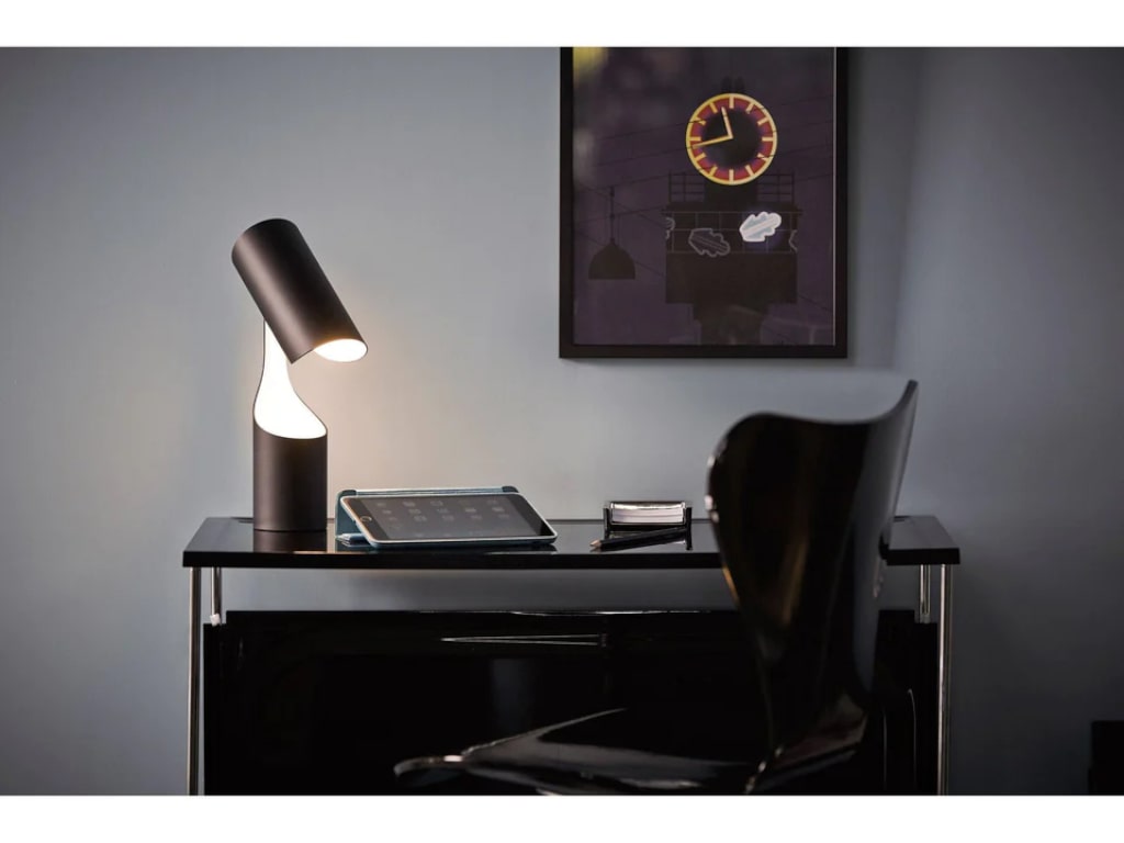 Mutatio Table Lamp