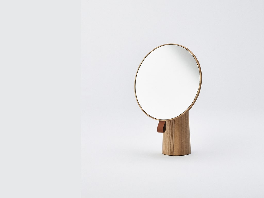 Pivot Mirror