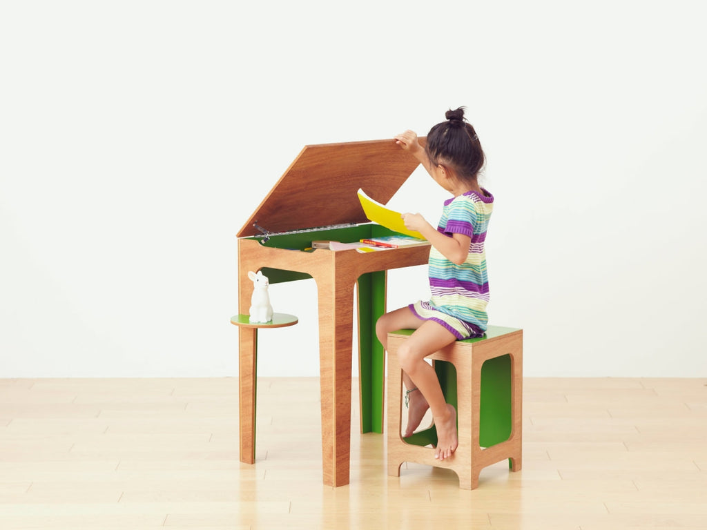 Schola Desk