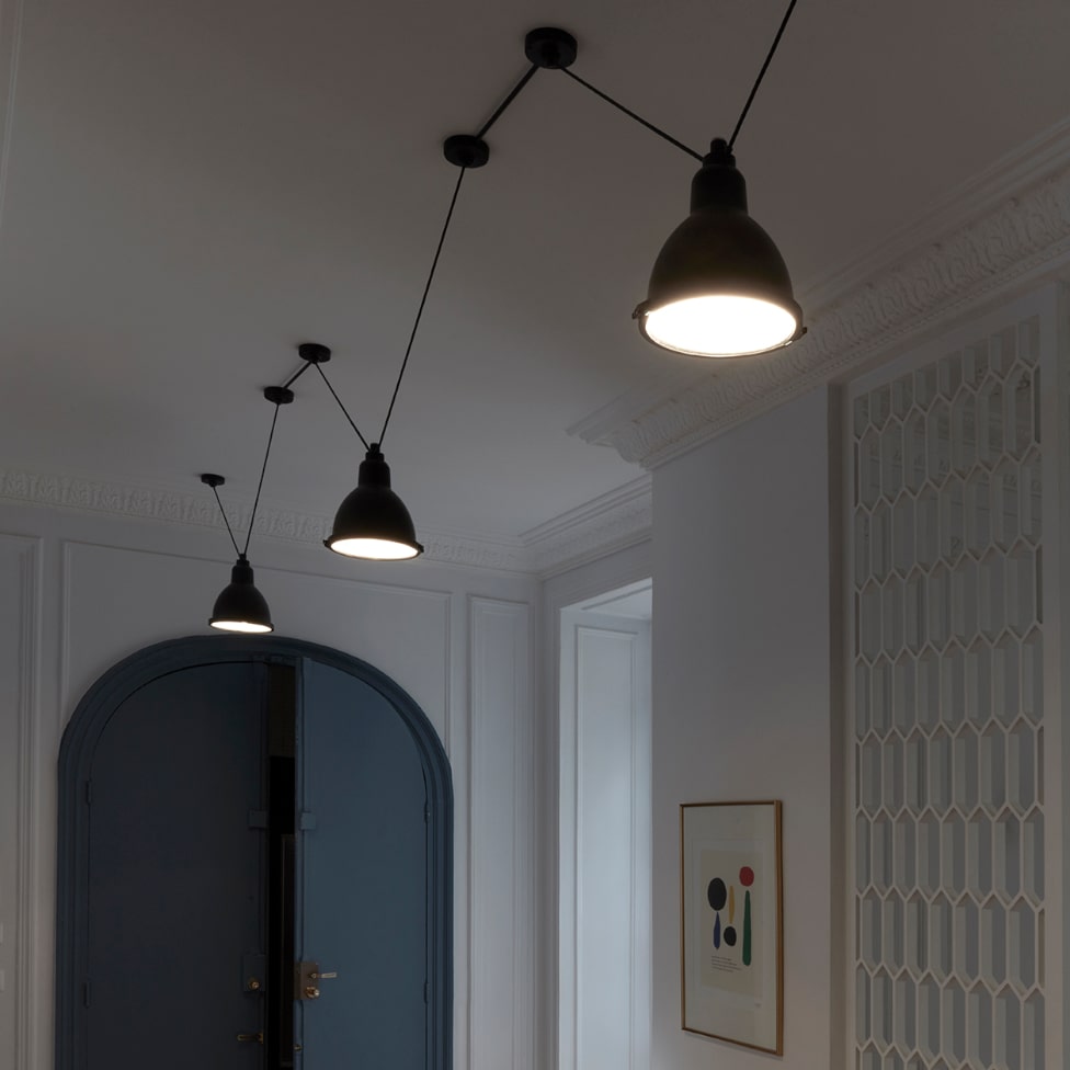 Les Acrobates No. 322, 323, 324