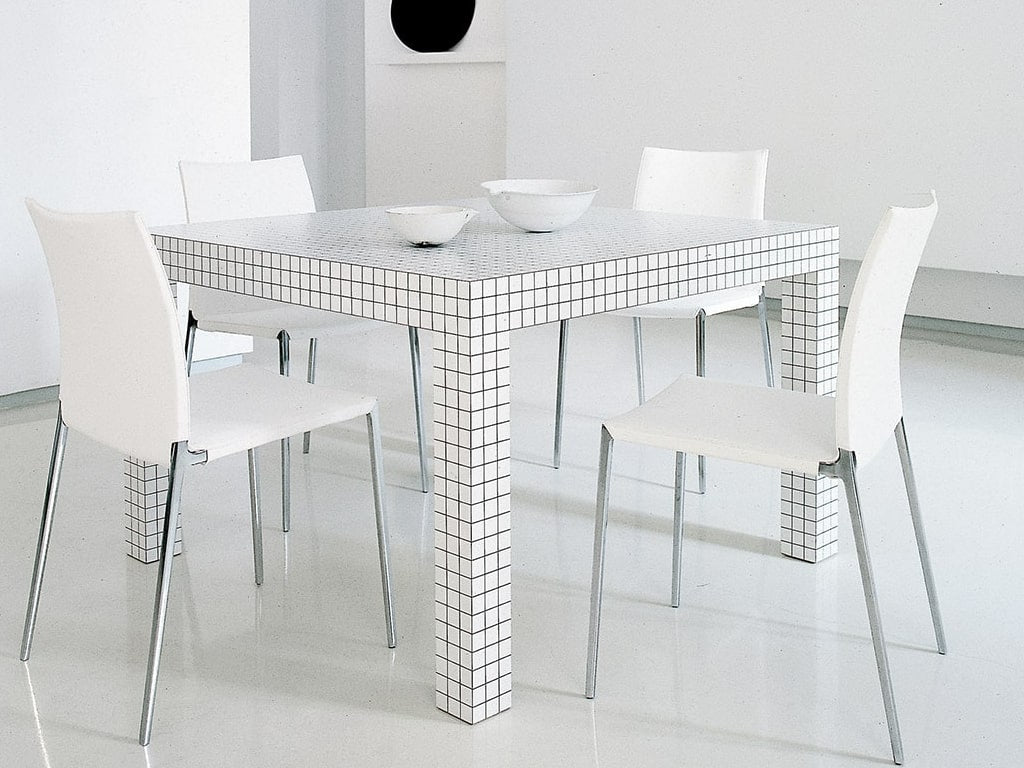 Quaderna 2600 Table