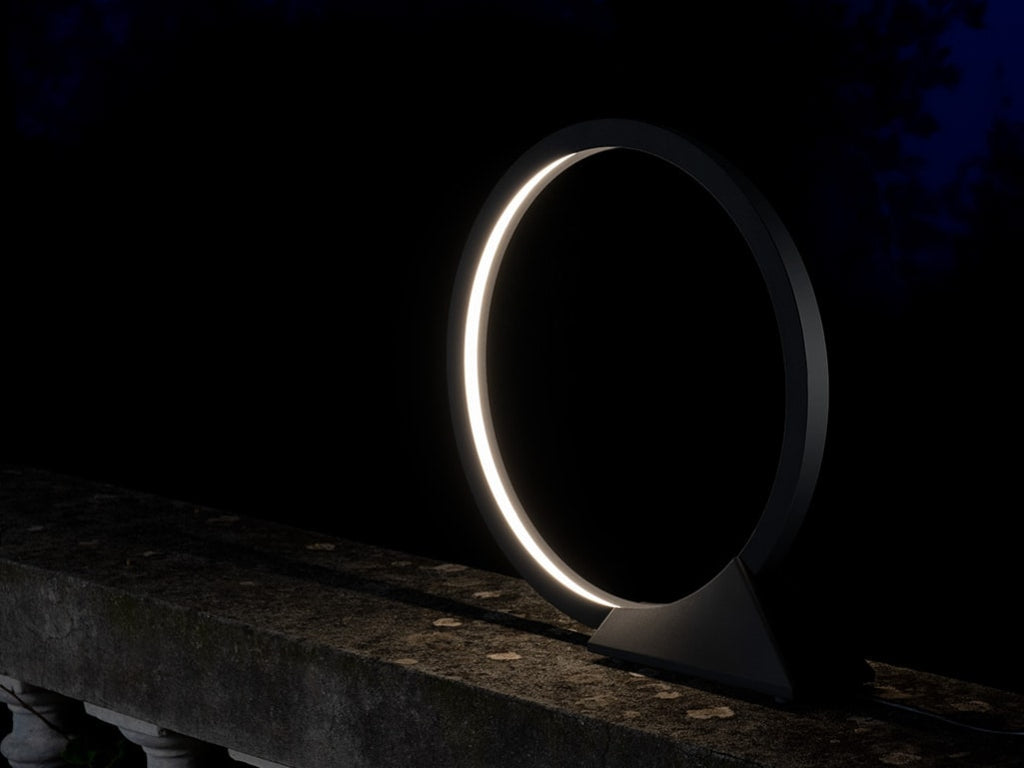 O Outdoor Lamp