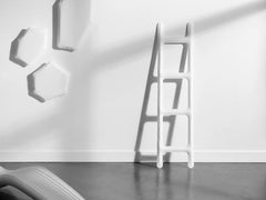 Drab Hanger
