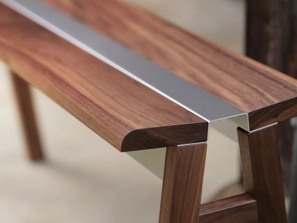 Hi. bench Walnut