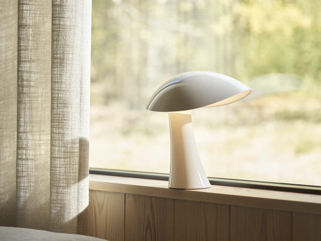 Rumee 220 Portable Lamp