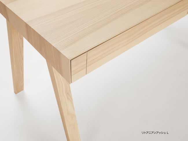 4.9デスク | Marius Valaitis | Emko | Generate Design