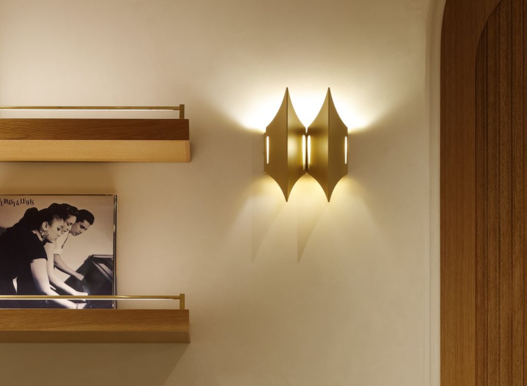 クラシックなレトロスタイルのウォールランプ Gothic Wall Lamp | ゴシックウォールランプ by Bent Karlby | LYFA