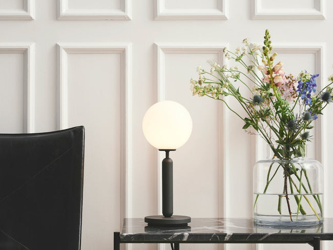 Miira Table | ミーラテーブルランプ by Sofie Refer | Nuura