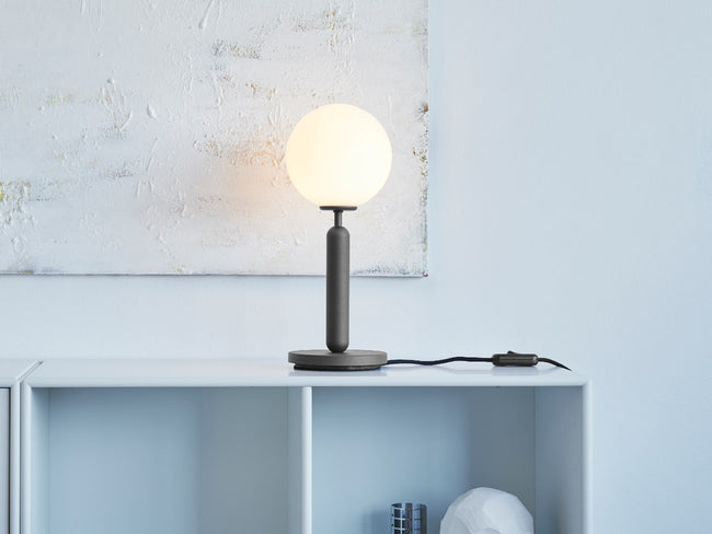 Miira Table | ミーラテーブルランプ by Sofie Refer | Nuura