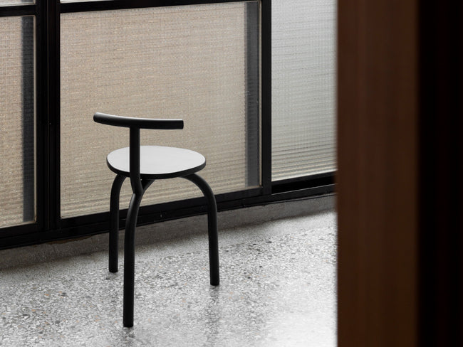Ogle Chair | オグルチェア by Hayo Gebauer | Esaila | Generate Design